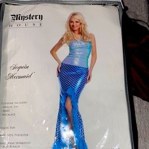 Mystery house mermaid top for Halloween